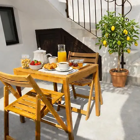 Giobi House - Private Terrace In Salento Hébergement de vacances *